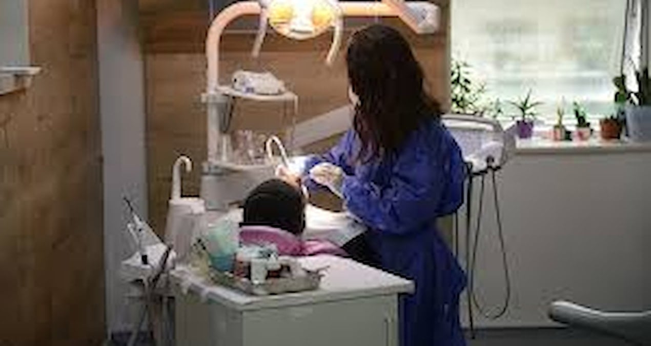 Ağız ve diş sağlığında gençleri etkileyen risk