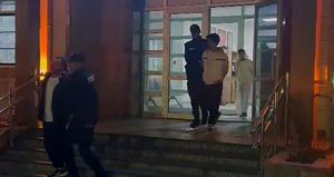 Aile mi çete mi? 3’ü de firari: Baba ile 2 oğlu, yangın merdiveninde yakalandı