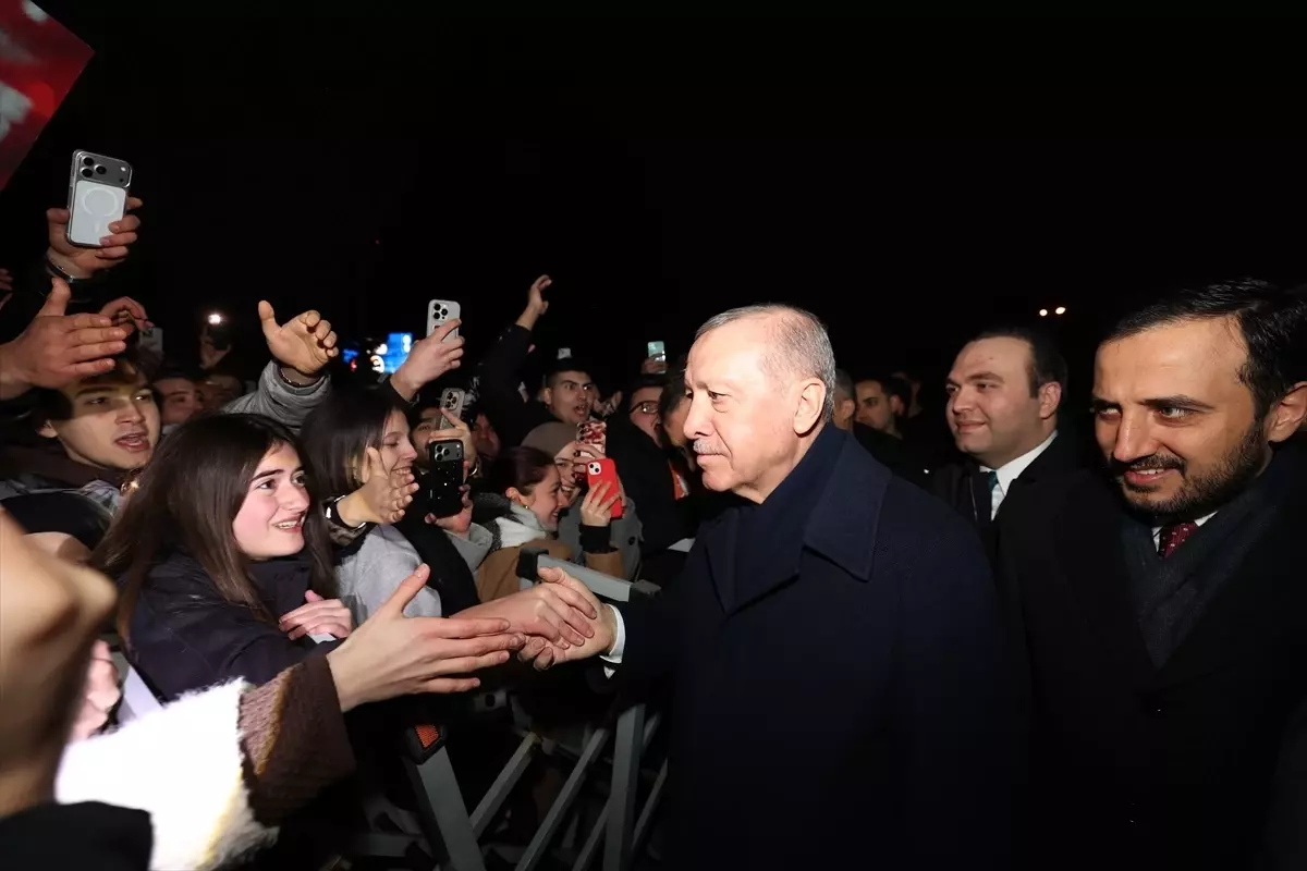 AK Partili gençlerden Cumhurbaşkanı Erdoğan’a doğum günü sürprizi