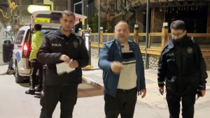 Aksaray’da alkollü sürücü “esnafım” diyerek cezadan kurtulmaya çalıştı