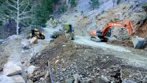 Alanya’da Buzlanmaya Karşı Tuzlama Çalışması