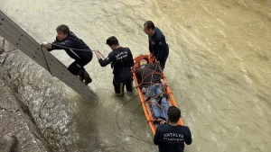 Alanya’da Çaya Düşen Kişi Kurtarıldı