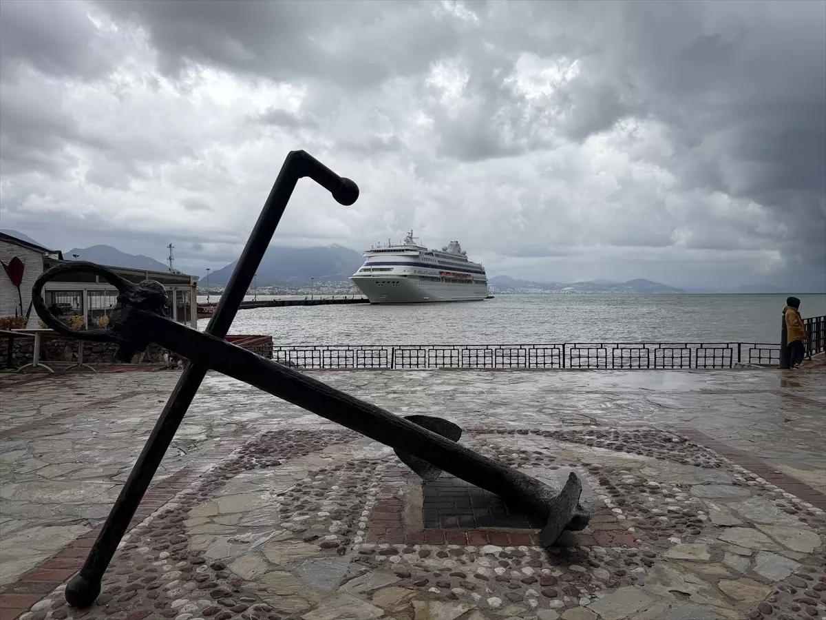 Alanya’ya İlk Kruvaziyer Geldi