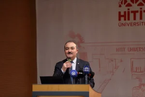 Alper Gezeravcı Gençlerle Uzay Söyleşisi Yaptı