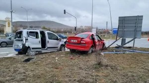 Altıntaş’ta Kaza: 8 Yaralı