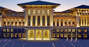 Ankara’nın en lüks yeri Sarayda ücretsiz iftar