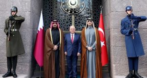 Anneden sonra Katar’dan Emir’in kardeşleri de geldi