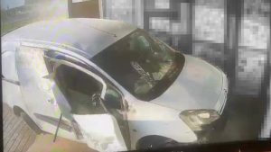 Antalya’da market çalışanı ölümden saniyelerle kurtuldu