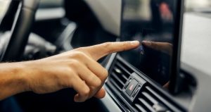 Aracına sonradan ekran taktıranlar trafikten men edilecek: 21 bin TL ceza kesilecek