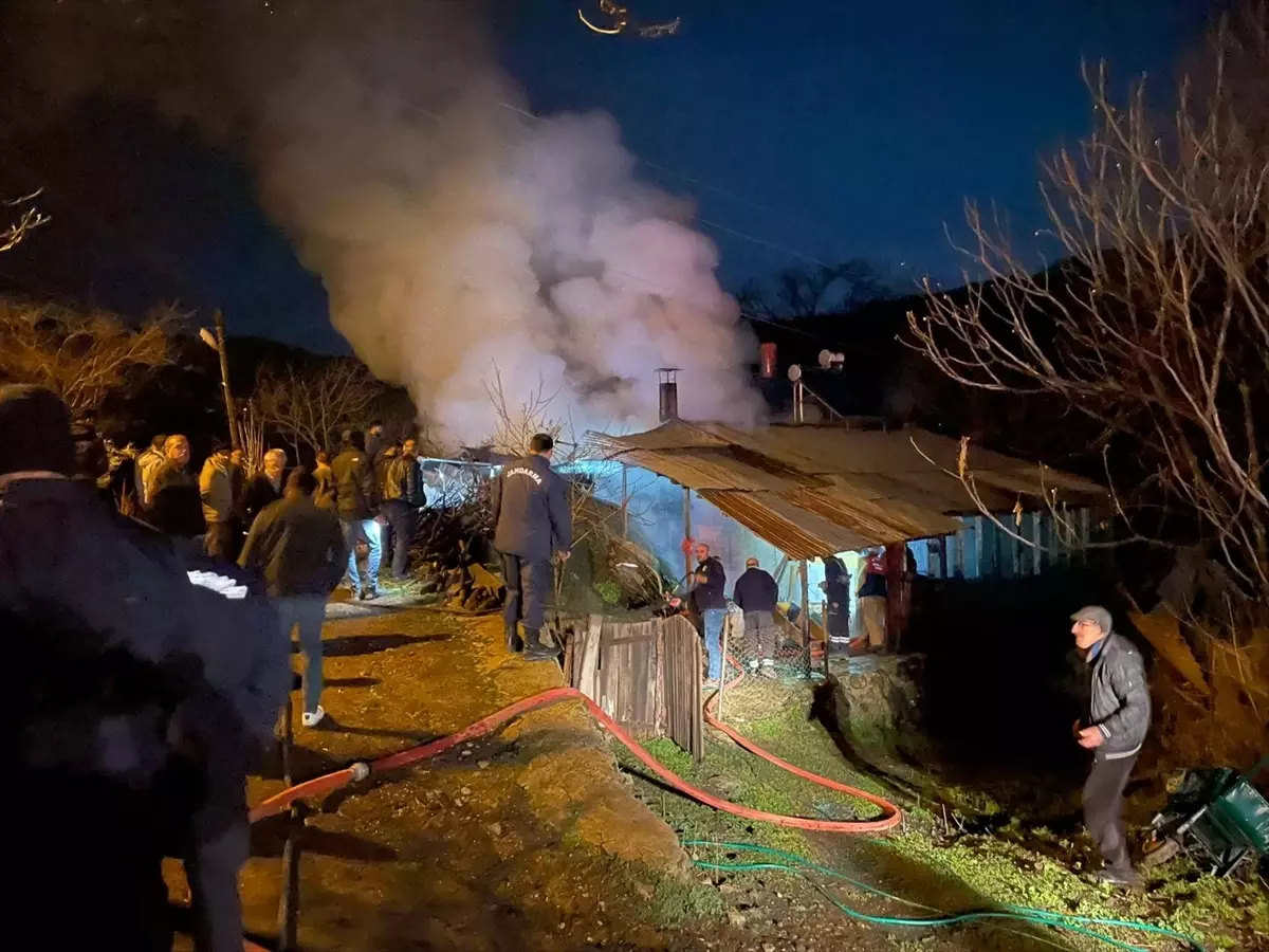 Ardanuç’ta Ev Yangını