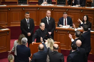 Arnavutluk’ta Kabine Değişiklikleri Onaylandı