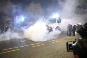 Arnavutluk’ta Yolsuzluk Gösterileri