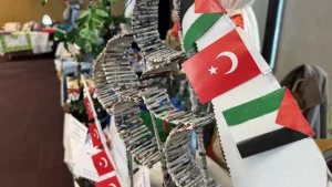 Atık Malzemelerden Minyatür Gemiyi Canlandırdı