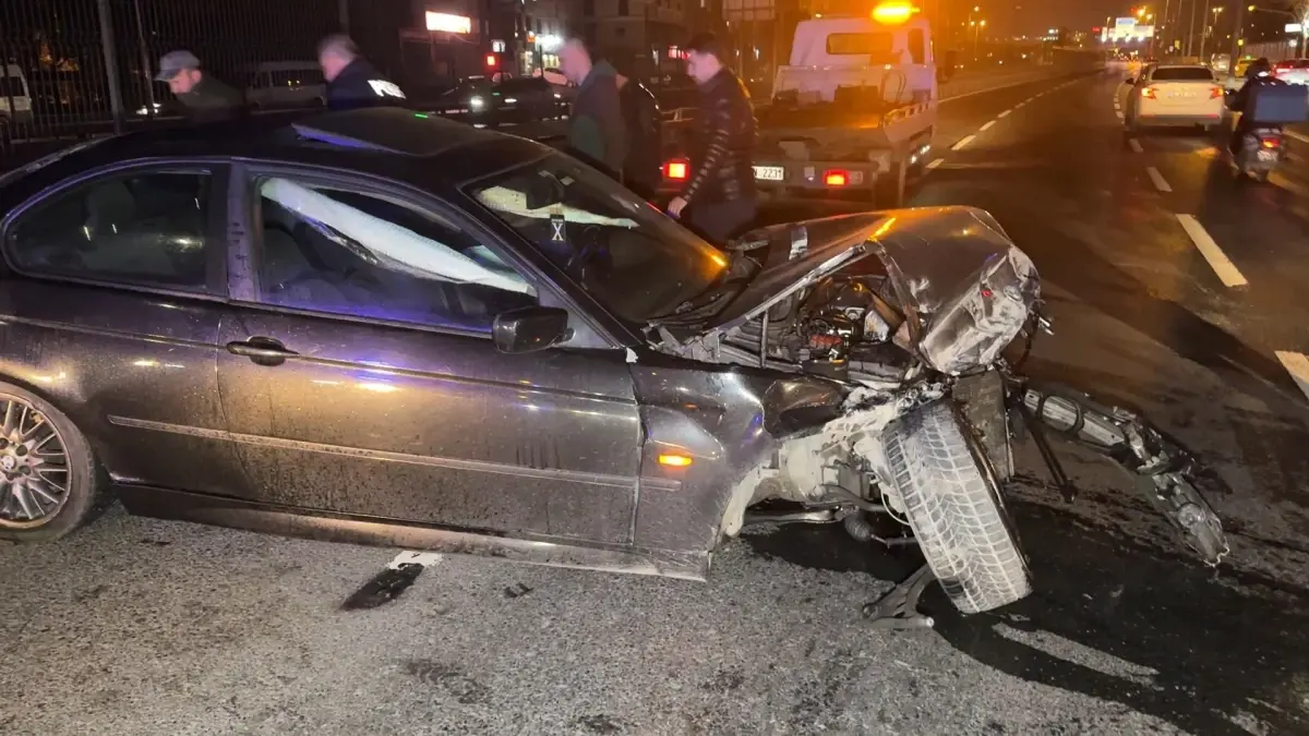 Avcılar’da Kaza: Sürücüler Kaçtı