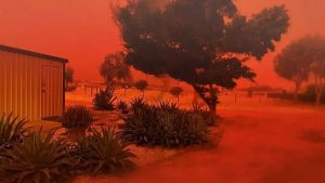 Avustralya’da gökyüzü kızıl oldu: Nedeni buymuş