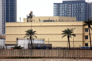 Bağdat’ta ABD Büyükelçiliği’ne Saldırı