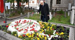 Bahçeli, Muhsin Yazıcıoğlu’nun kabrini ziyaret etti