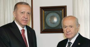 Bahçeli’den Erdoğan’a 72 güllü jest