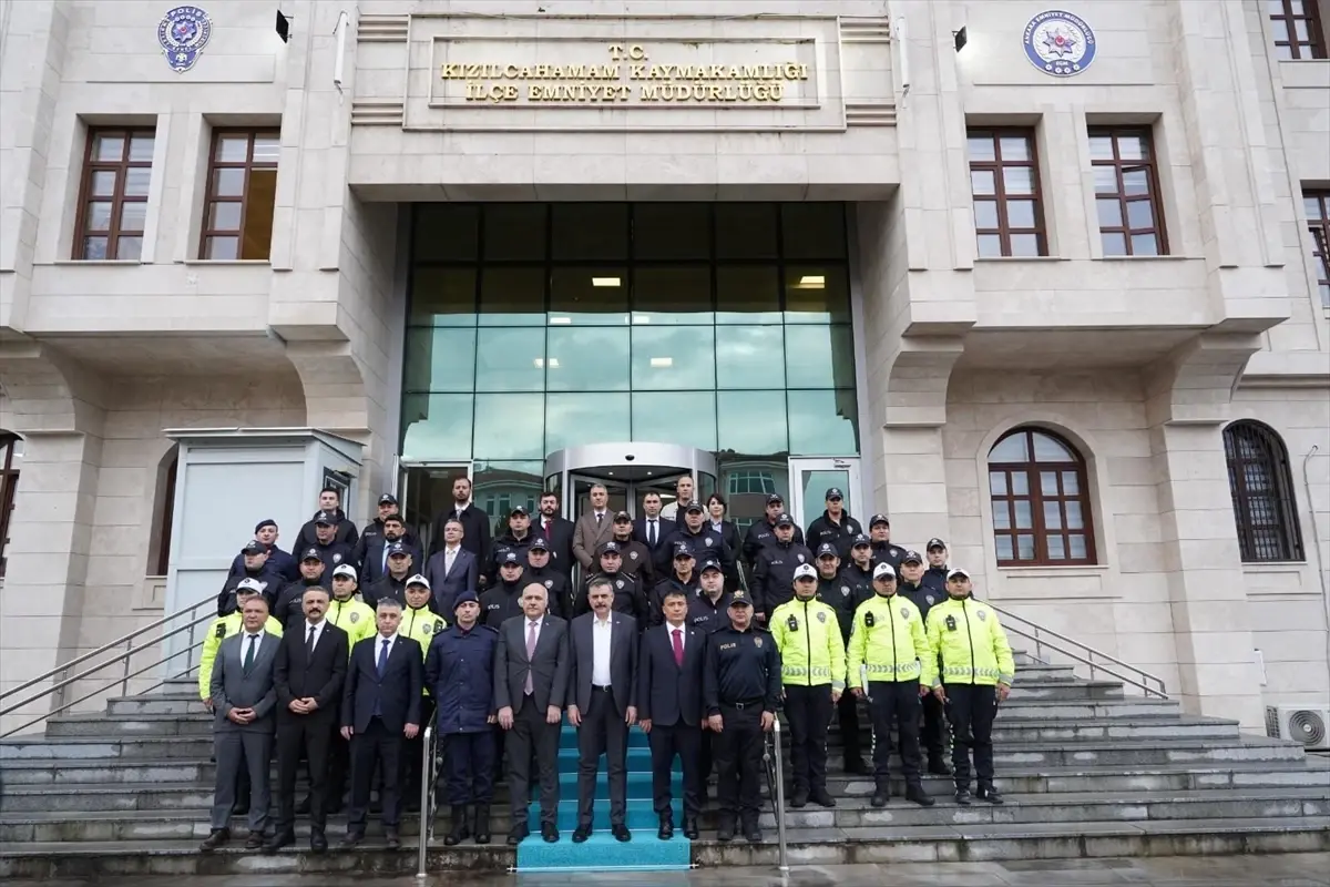 Bakan Çiftçi Kızılcahamam’da Polislerle Bayramlaştı