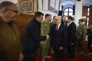 Bakan Güler, Ramazan Bayramı Namazını Hatay’da Kıldı