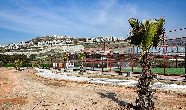 Bayraklı’da Ferdi Zeyrek Spor Kompleksi’nde Çalışmalar Sona Yaklaştı