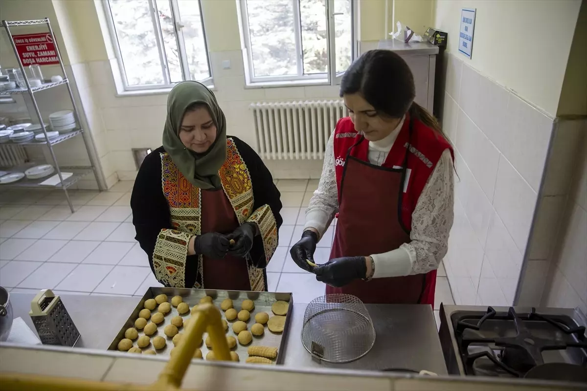 Bayram Sofrasında Kültürel Tatlılar