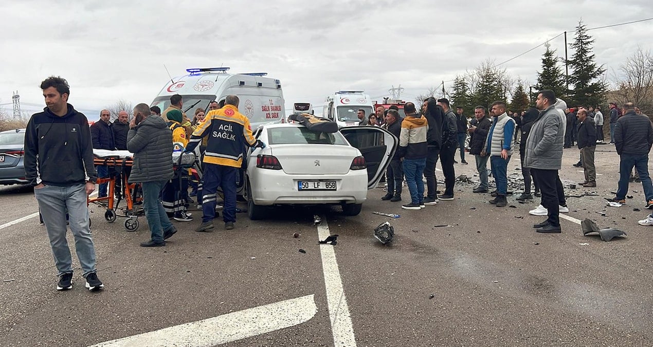 Bayramın ilk acı haberi: Baba ve 2 çocuğu öldü, 6 yaralı
