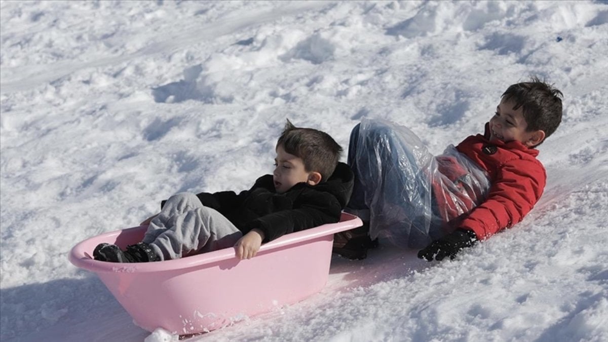 Bazı il ve ilçelerde eğitime kar yağışı nedeniyle bir gün ara verildi