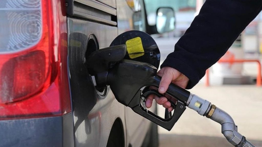Benzine bayram öncesi zam geliyor