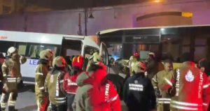 Beşiktaş’ta kaza! İETT otobüsü servisle çarpıştı, ekipler bölgeye sevk edildi