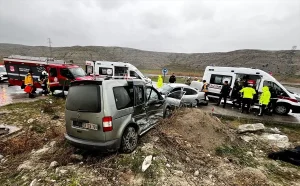 Beypazarı’nda Trafik Kazası: 1 Ölü, 4 Yaralı
