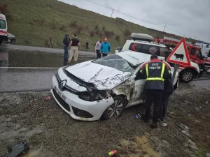 Bingöl’de Trafik Kazası: 1 Ölü, 2 Yaralı