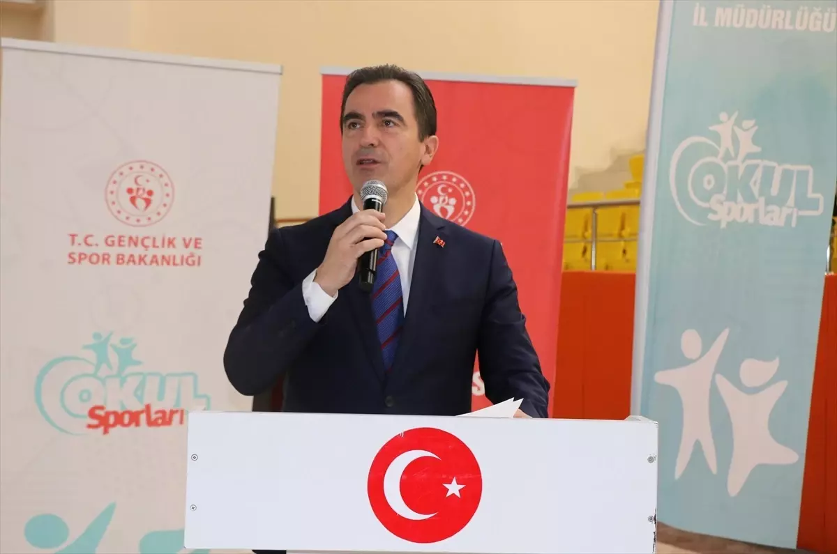 Bitlis’te Okul Sporları Satranç Turnuvası Başladı