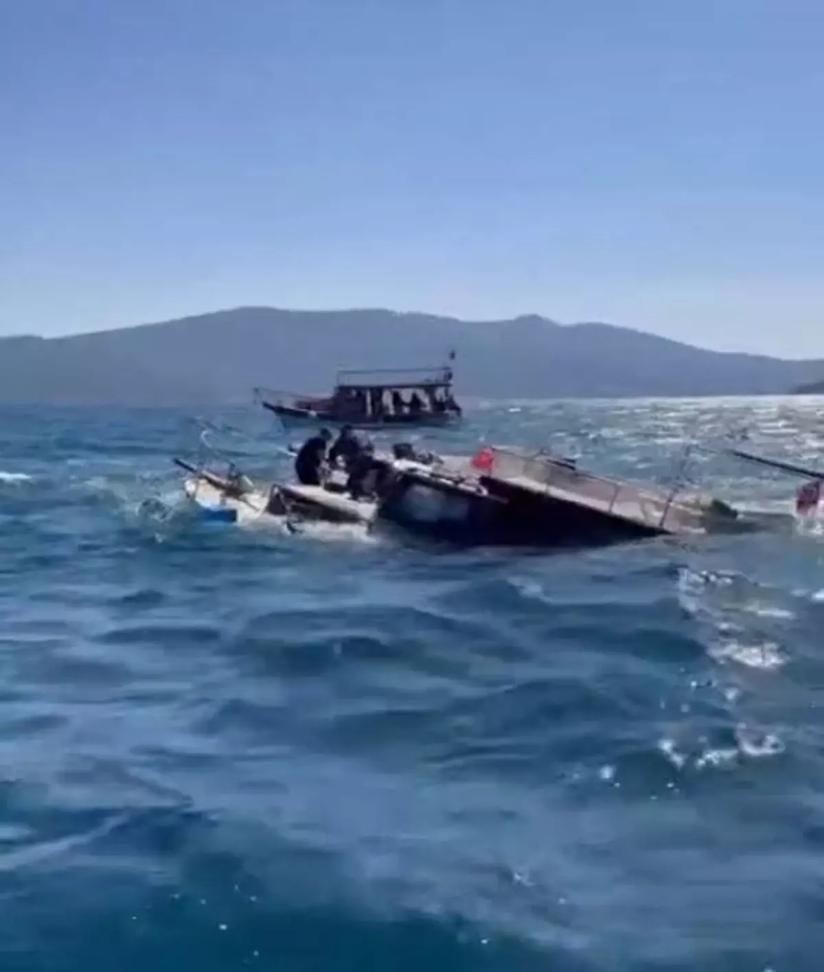 Bodrum’da Yarı Batık Tekne Kurtarıldı