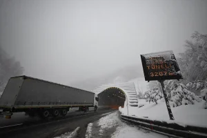 Bolu Dağı’nda Kar ve Sis Etkili