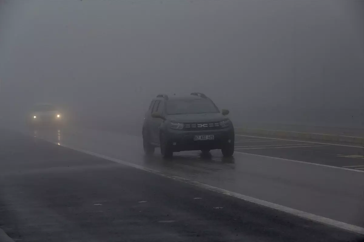 Bolu Dağı’nda Sis Nedeniyle Görüş Mesafesi Düştü