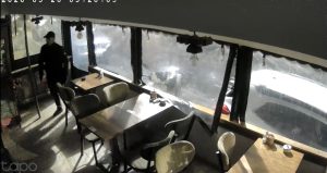 Boşanmak istemeyen koca sürpriz bir soygun yaptı!