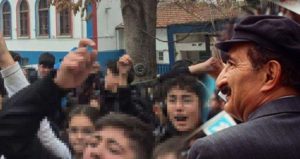 Bülent Ecevit’in mezun olduğu okulda tahliye gerginliği! Veli ve öğrenciler ayaklandı