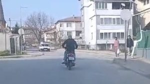 Bursa’da ehliyetsiz ve abartı egzozlu motosikletliye 58 bin lira ceza kesildi