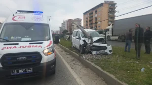 Bursa’da Trafik Kazası: İki Yaralı