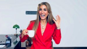 Çağla Şıkel lüks harcamalara karşı: Köpek gibi çalışıyorum