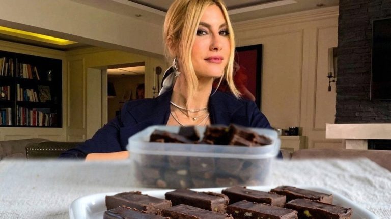 Çağla Şıkel’in “bağımlılık yapıyor” dediği sağlıklı çikolata tarifi