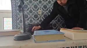 Cami Ziyaretinde Vandalizm