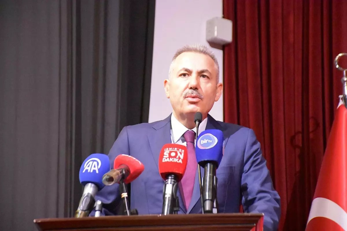 Çanakkale Zaferi’nin 111. Yılı Anma Programı İzmir’de Düzenlendi