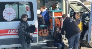 Çanakkale’de yolcu minibüsü menfeze devrildi: 8 yaralı!