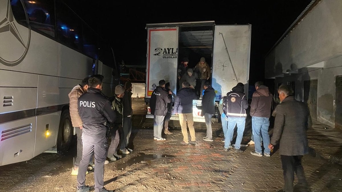 Çankırı’da tırda 75 kaçak göçmen yakalandı
