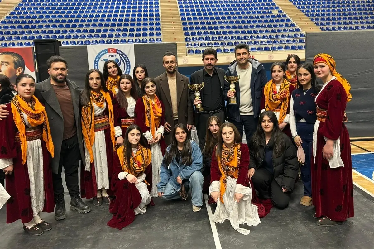 Çatak Halk Oyunları Ekibi İl Birincisi Oldu