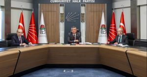 CHP lideri Özel: İran zalim bir rejimdir, buna karşılık ABD ve İsrail de demokrasi havarisi olarak görülemez