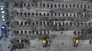 Çin’den, çocukları okul saldırısında ölen İranlı ailelere para yardımı