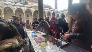 Çocuklar Süleymaniye Camisi’nde İftar Yaptı